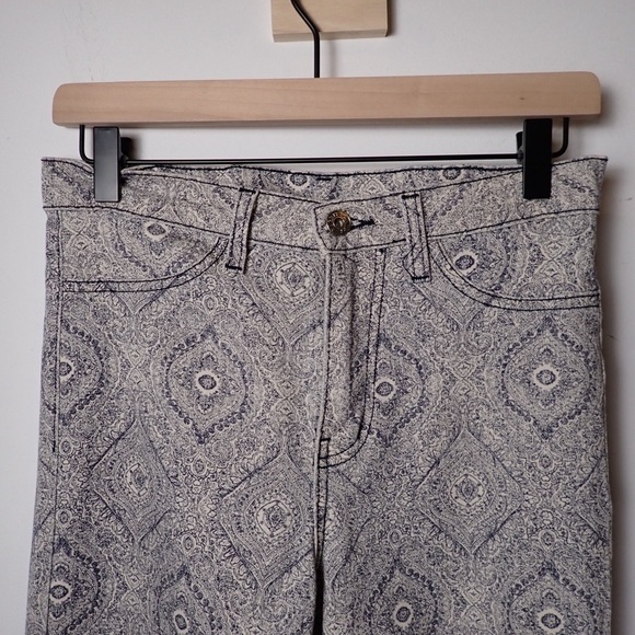 Angry Rabbit Design Print Raw Hem Flare Leg Denim Color Jeans size 29/9 - Picture 3 of 12